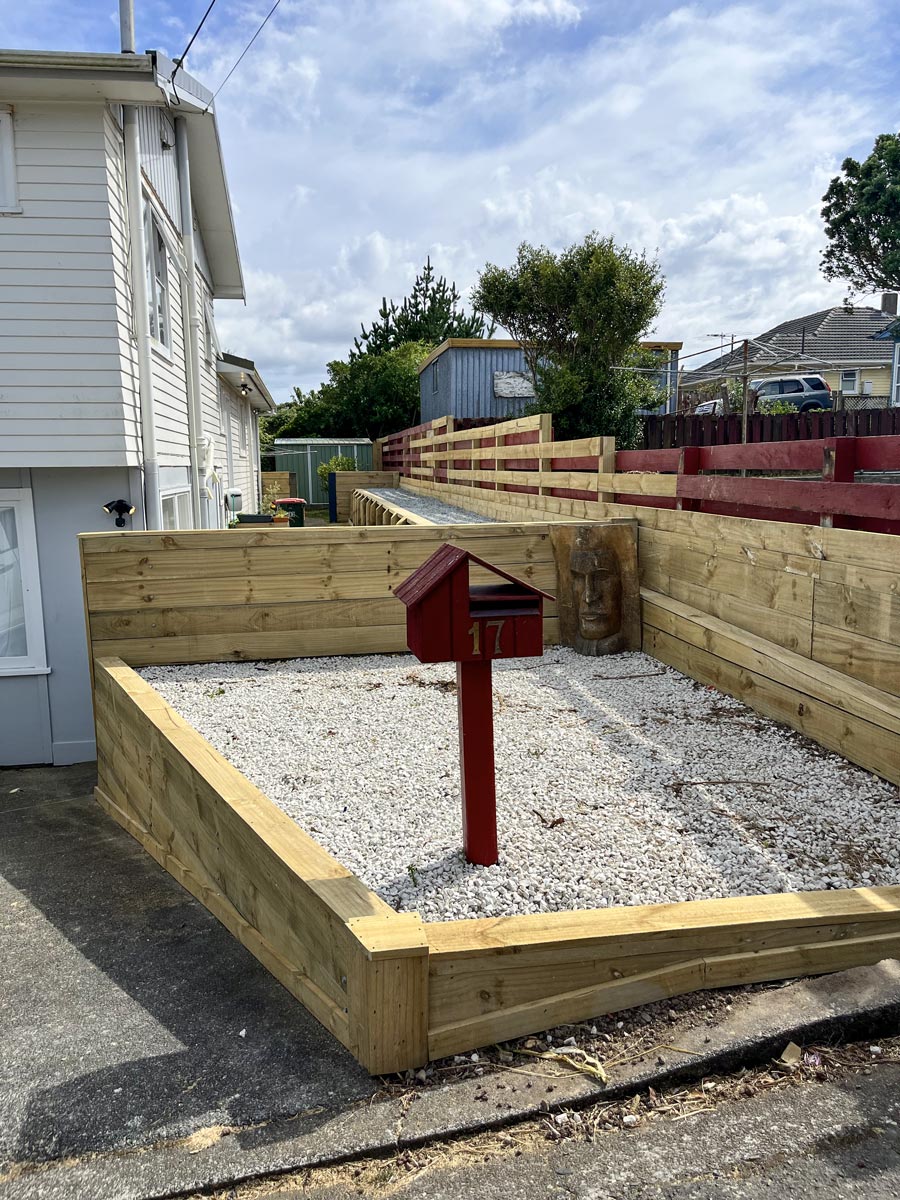 Retaining Walls & Planters