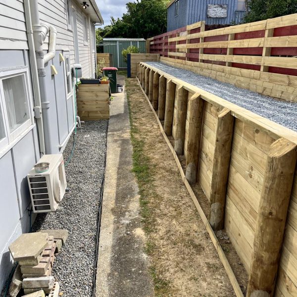 Retaining Walls & Planters