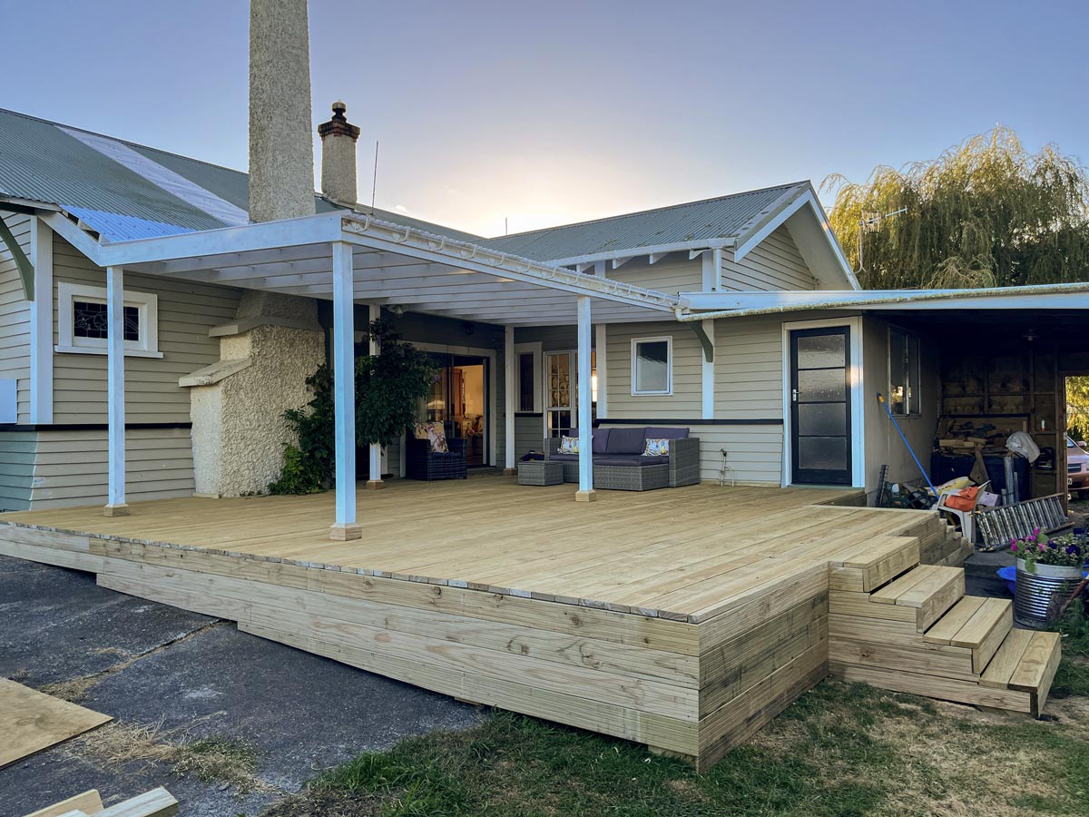 Wooden Deck & Steps 2022