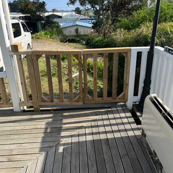 Deck & Balustrade